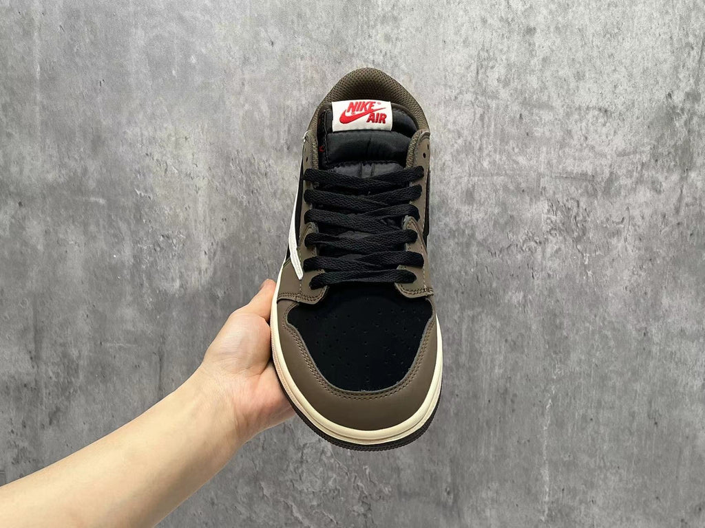 Travis Scott x Air Jordan 1 Low OG SP Reverse Swoosh Unisex Sneakers
