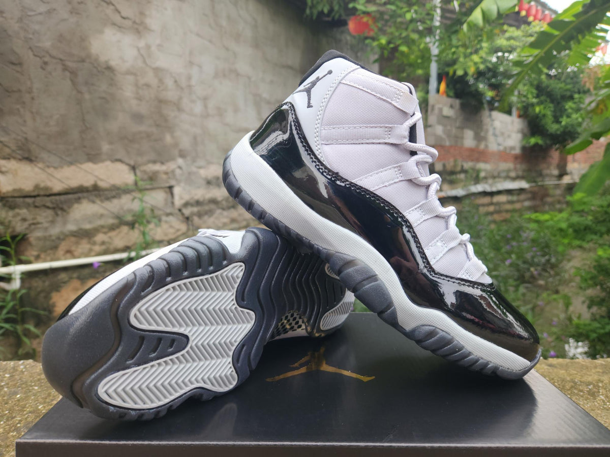 Air Jordan 11 Retro Grey/Black Sneakers