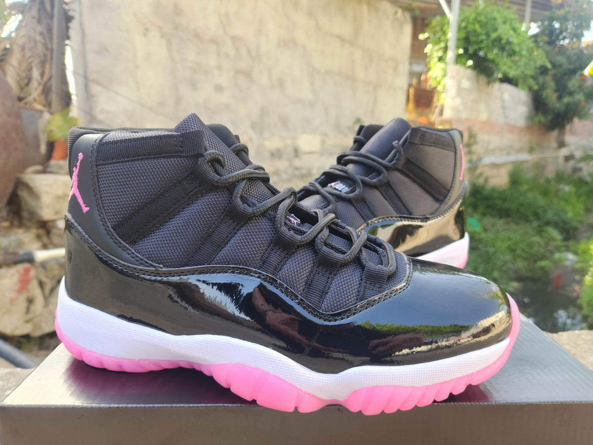 Air Jordan 11 Retro Black/Rose Red Sneakers