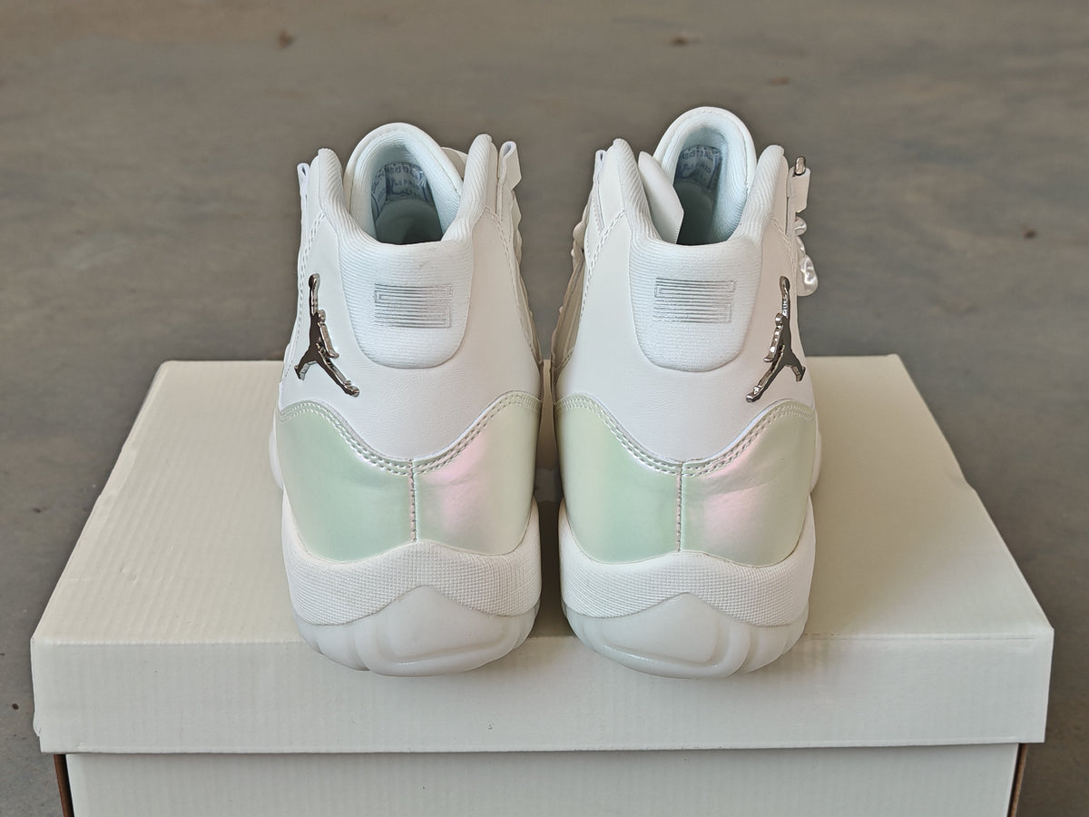 Air Jordan 11 Retro Sail/Pearl Grey | AR0715-110