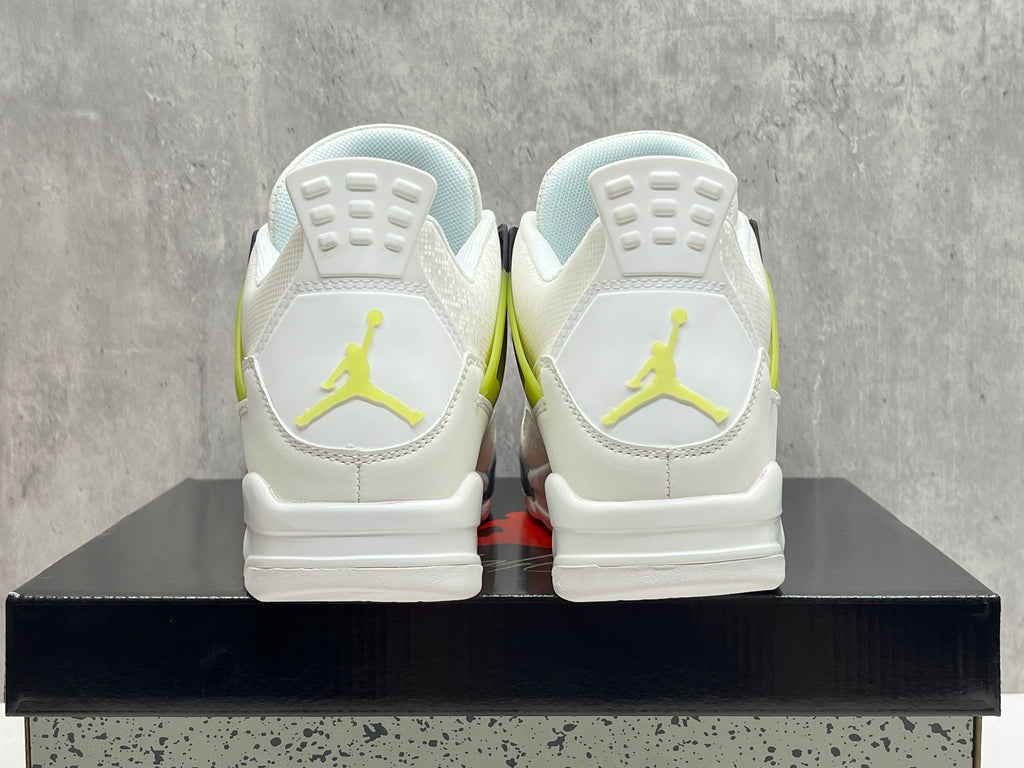 Air Jordan 4 Retro SE Craft 'Photon Dust' – Mixed Texture Premium Sneaker