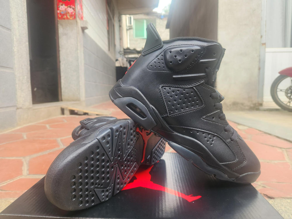 Air Jordan 6 Retro New Colorway Sneakers