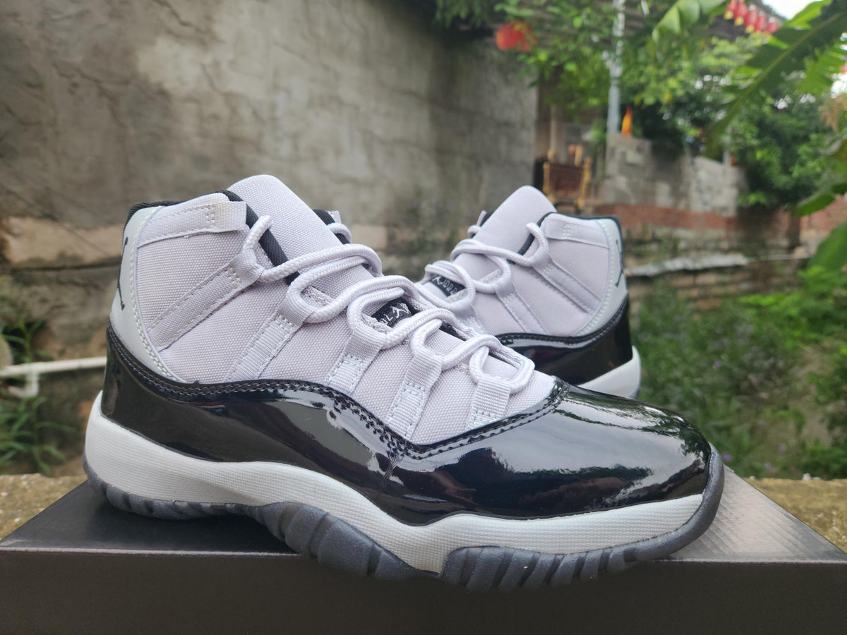 Air Jordan 11 Retro Grey/Black Sneakers