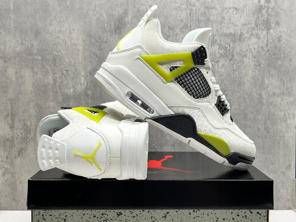 Air Jordan 4 Retro SE Craft 'Photon Dust' – Mixed Texture Premium Sneaker