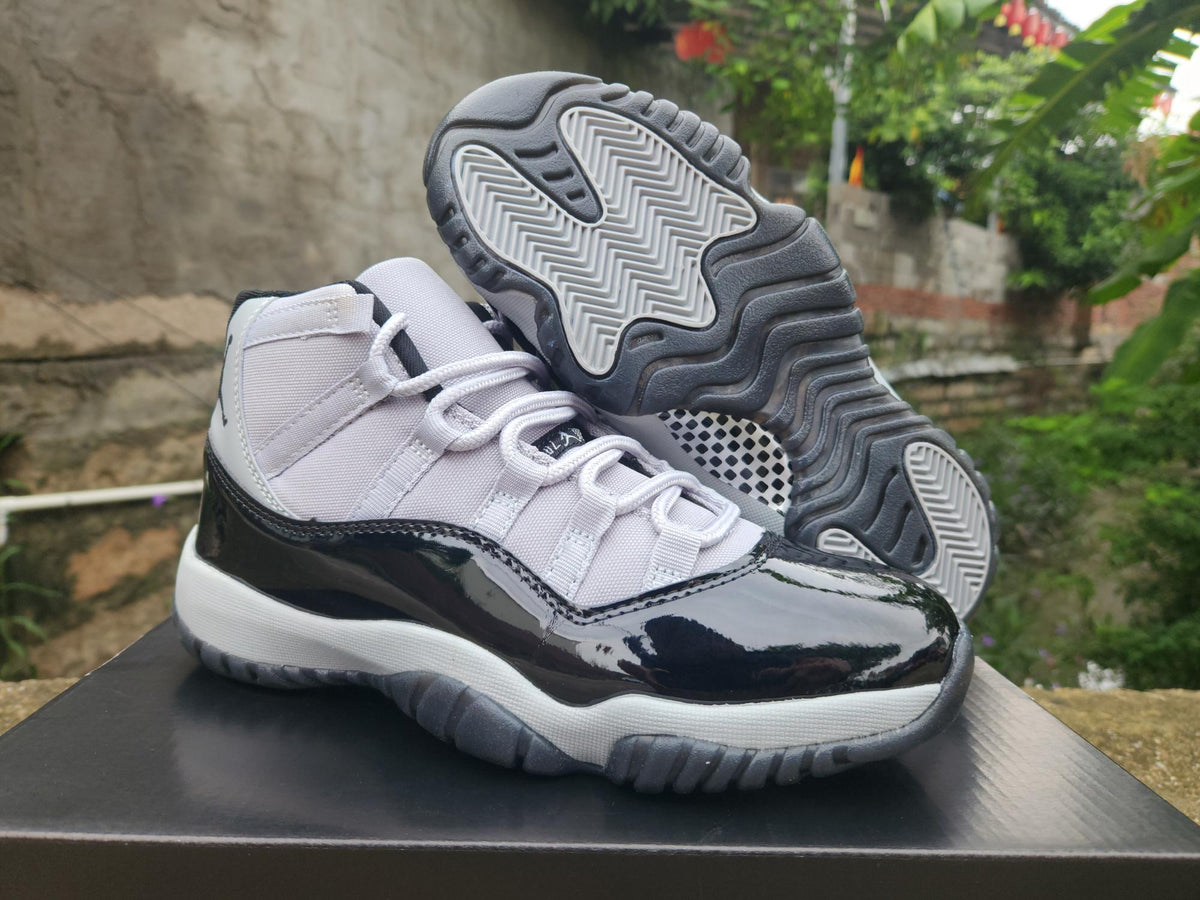 Air Jordan 11 Retro Grey/Black Sneakers
