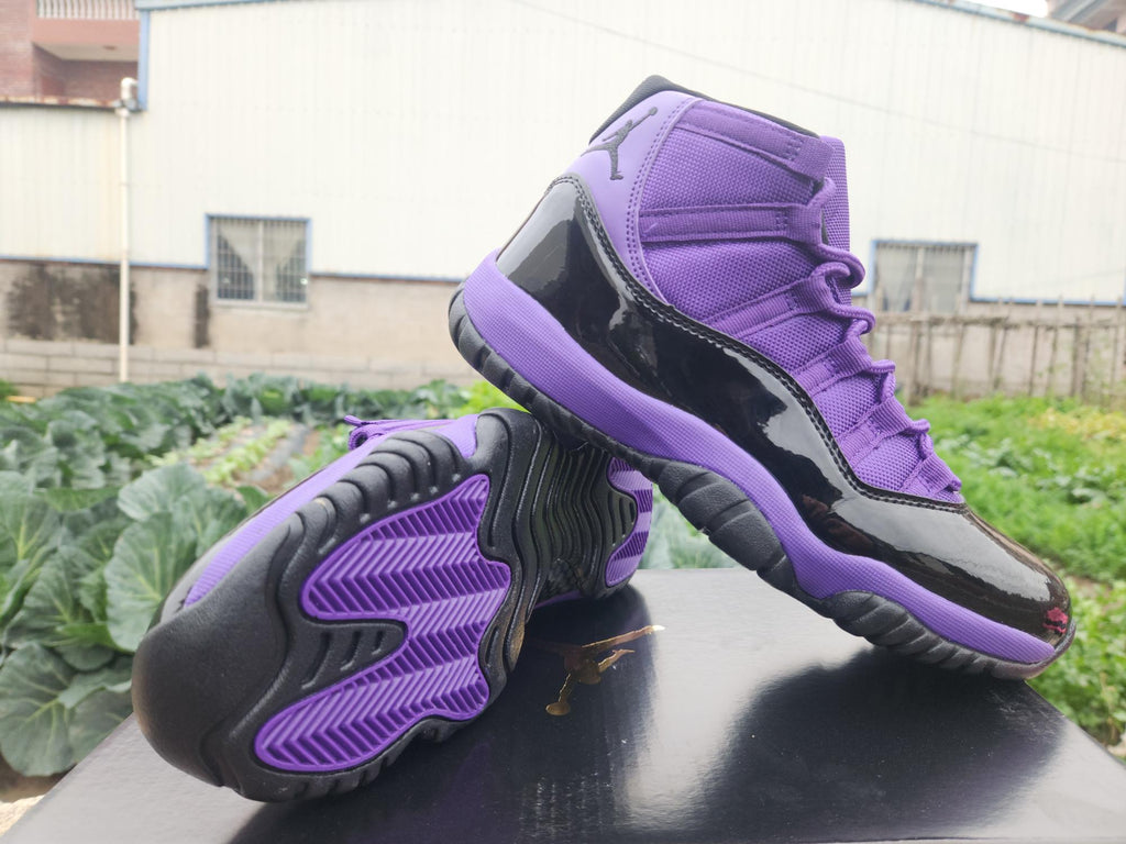 Air Jordan 11 Retro Black/Purple Sneakers