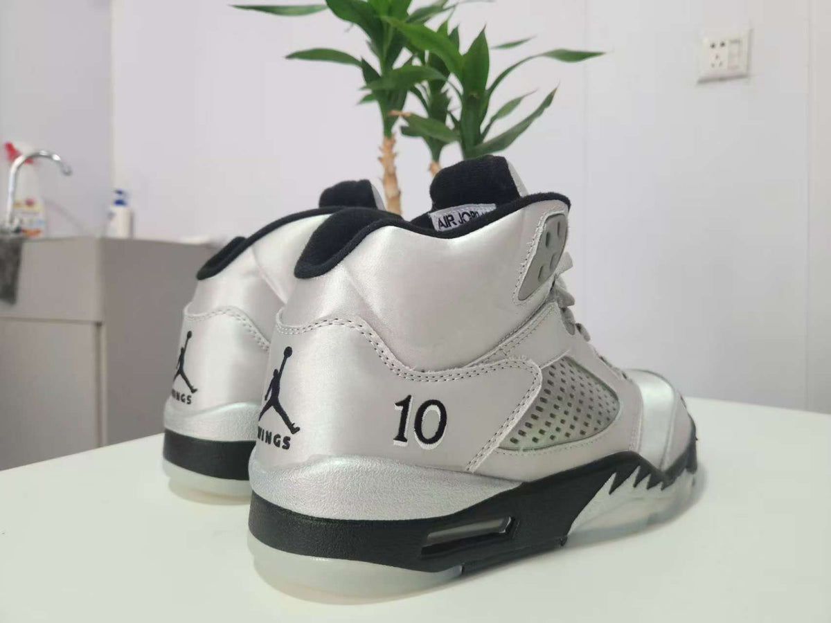 Air Jordan 5 Retro Wings Sneakers