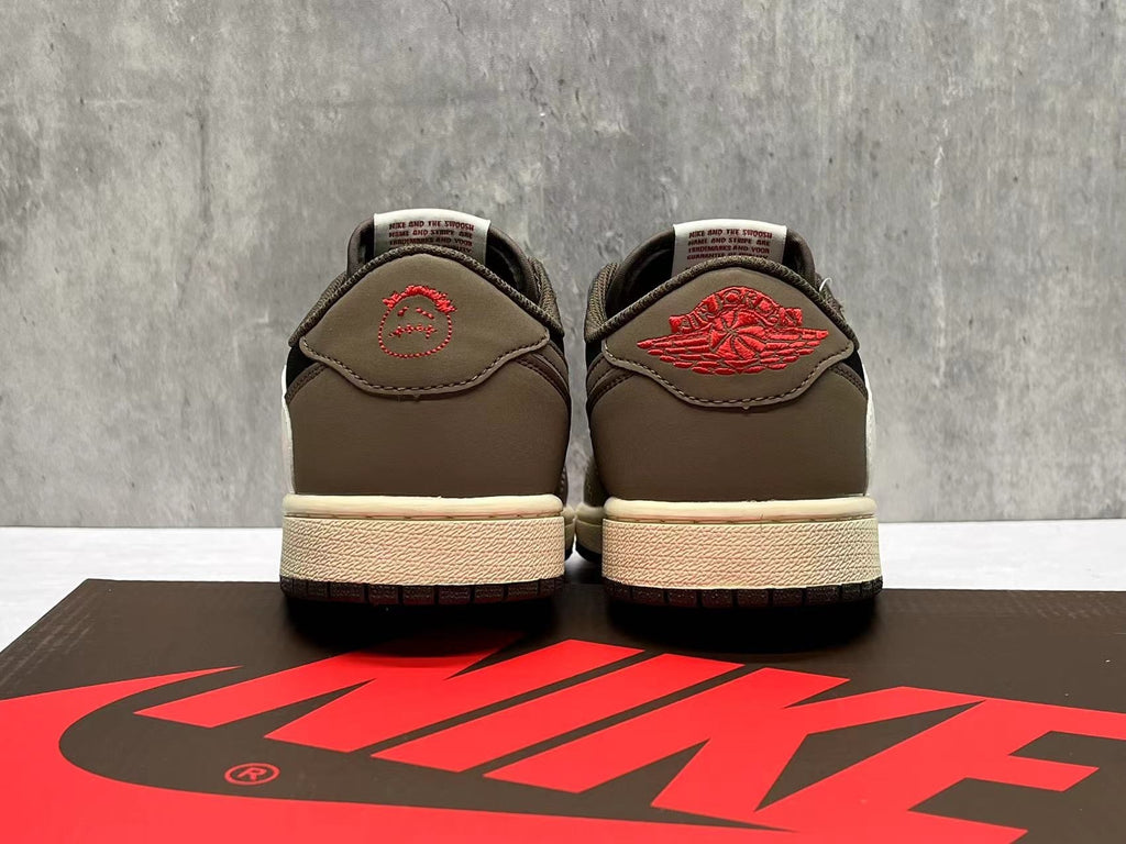 Travis Scott x Air Jordan 1 Low OG SP Reverse Swoosh Unisex Sneakers