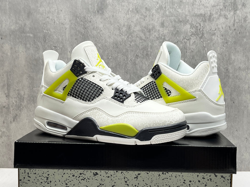 Air Jordan 4 Retro SE Craft 'Photon Dust' – Mixed Texture Premium Sneaker