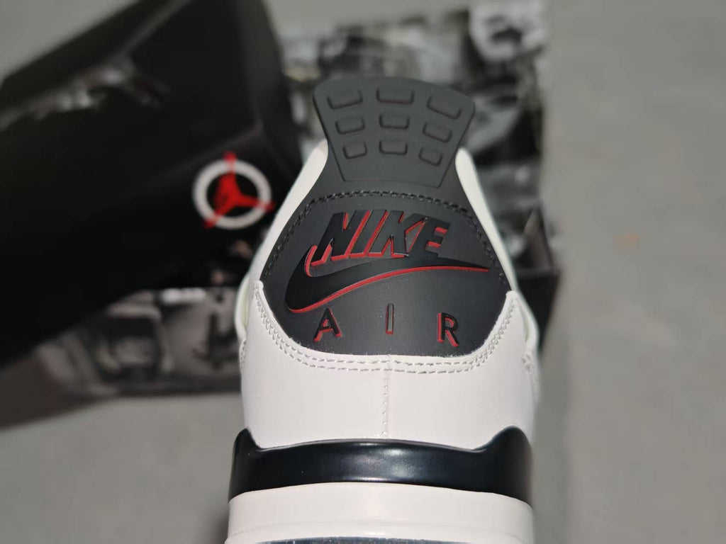 Air Jordan 4 Retro 'Flight Club' – Sail & University Red Sneaker