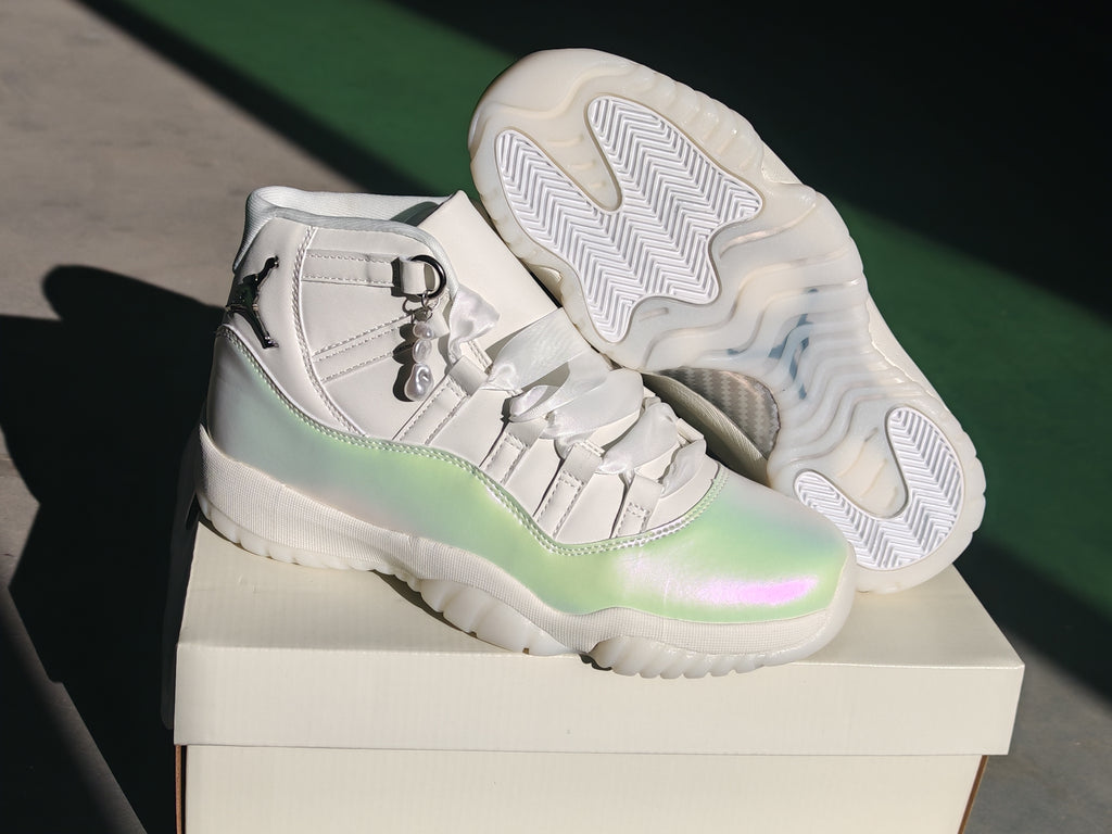 Air Jordan 11 Retro Sail/Pearl Grey | AR0715-110