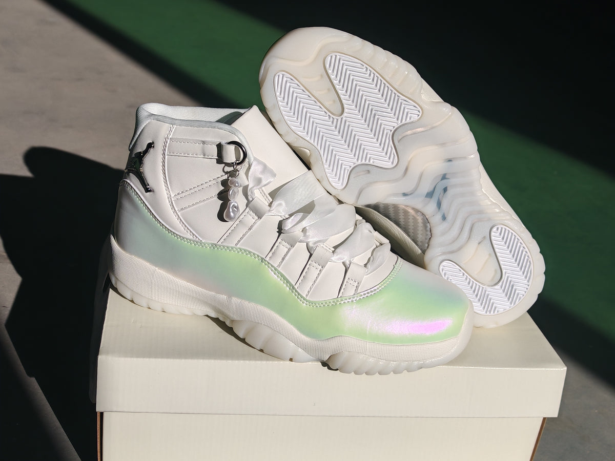 Air Jordan 11 Retro Sail/Pearl Grey | AR0715-110