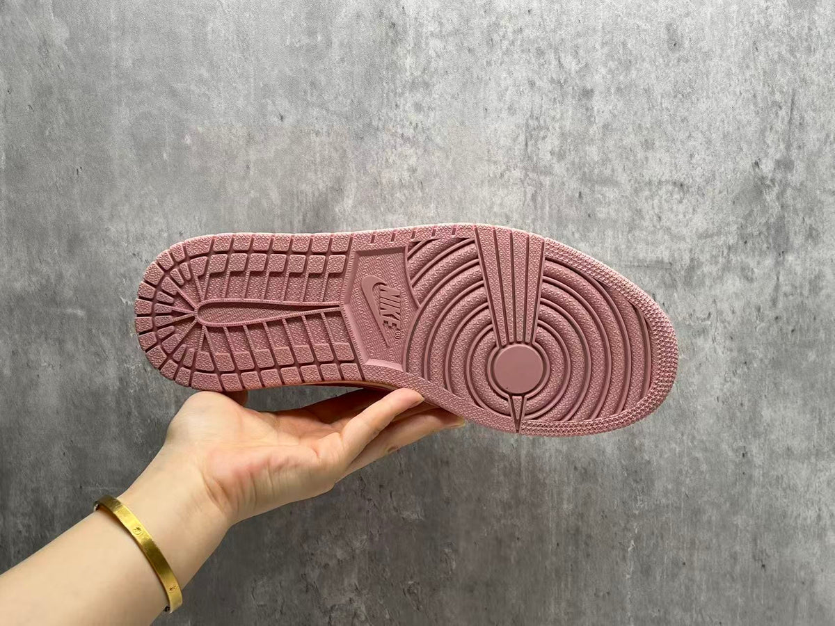 Travis Scott x Air Jordan 1 Retro Low OG SP Shy Pink Unisex Sneakers