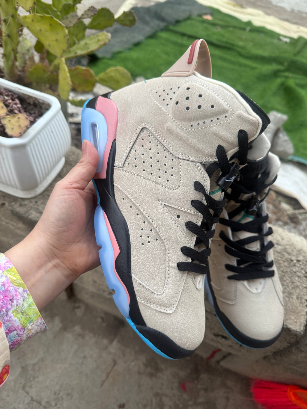 Air Jordan 6 Cream & Green Sneakers
